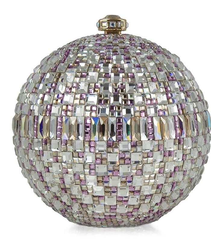 كلاتش مميز للعيد من ماركة Judith Leiber