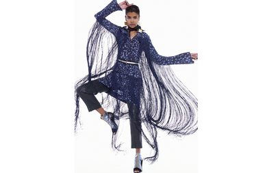 موضة الشراريب باسلوب عصري من BCBG Max Azria