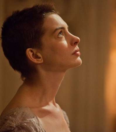 قصّة آن هاثاوي في Les Misérables تكلّف 8 ملايين دولاراً!!