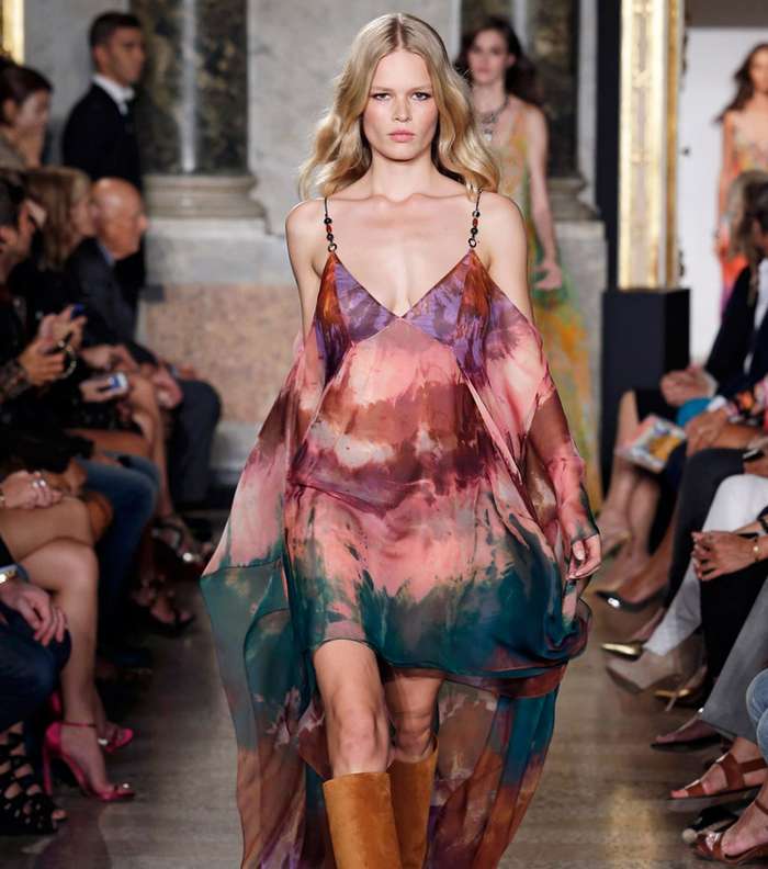 عارضة الازياء Elizabeth Ljadov خلال عرض اميليو بوتشي