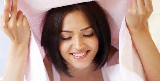 تقنية البخار لتنظيف البشرة