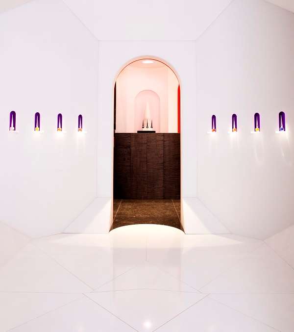 مدخل بوتيك Christian Louboutin الجديد 