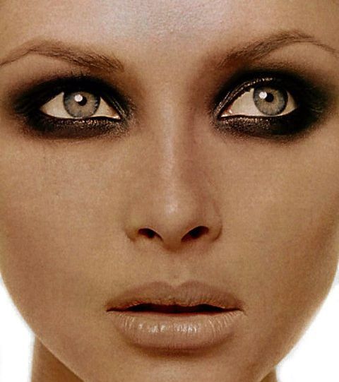 الآي لاينر الملطّخ موضة الموسم القادم