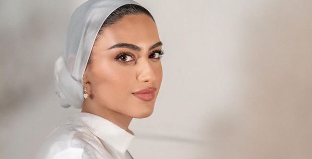 الفاشينيستا السعودية يارا النملة مع آيرينا شايك والصورة تظهر شبهًا مذهلًا بينهما