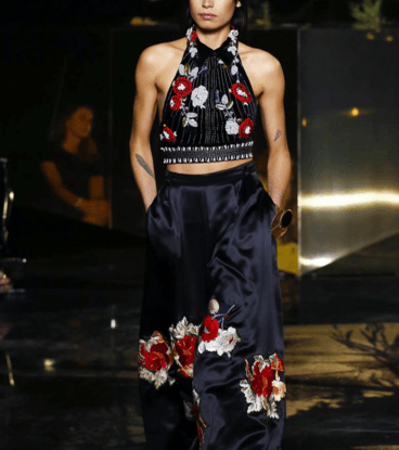 موضة التوب القصيرة المطبعة بالازهار مع السروال الواسع من H&M لشتاء 2017