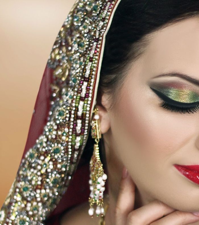المكياج الفخم مع أحمر الشفاه
