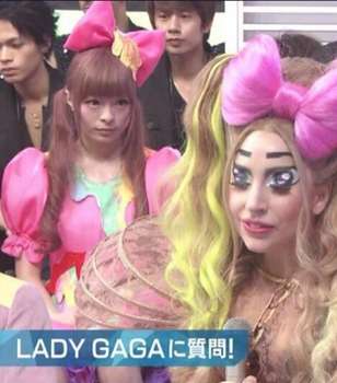 صور كياري كاميو اليابانية في أغرب الأزياء