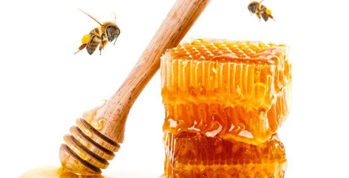 ما هو العلاج بمنتجات النحل Apitherapy وكيف يؤثّر على جمالك وصحّتك؟