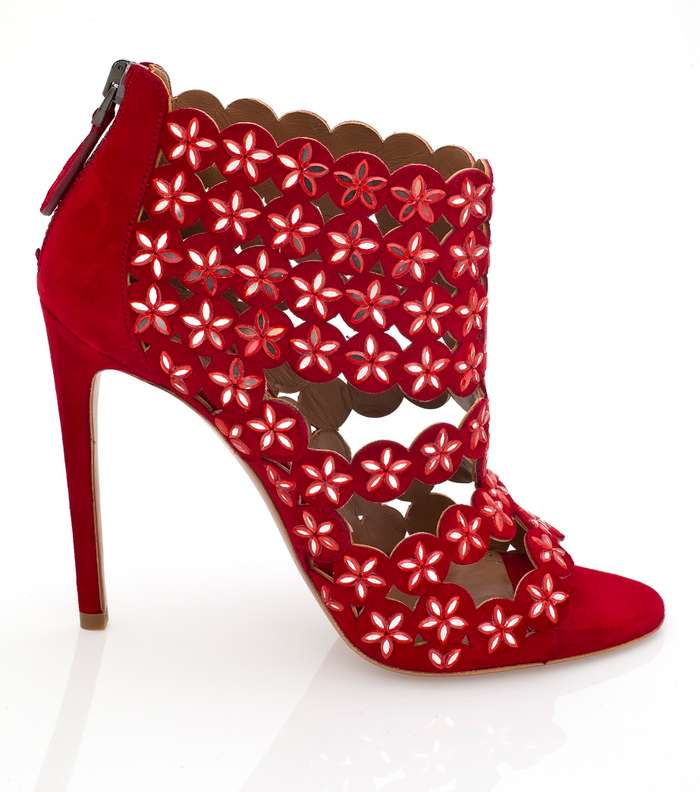 تألقي بأجمل الأحذية من Level shoe District