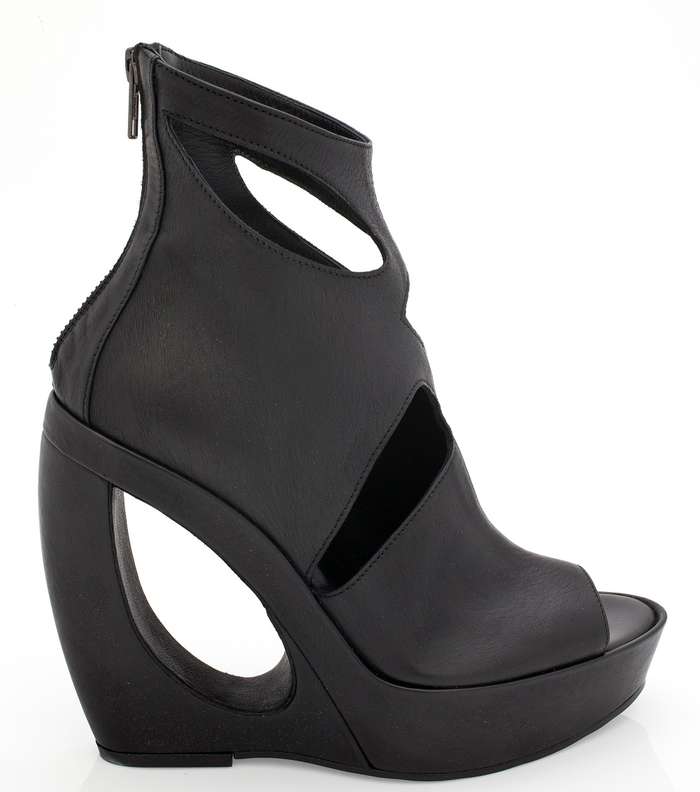 اختاري حذاء Ann demulemester لربيع وصيف 2013