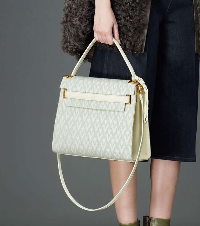تالقي بشنط فالينيتنو من مجموعة Pre fall 2015