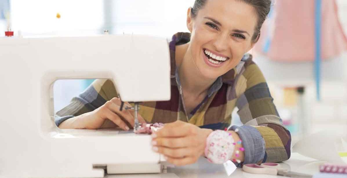 تصميم الازياء اثناء قضاء الحجر المنزلي في زمن الكورونا