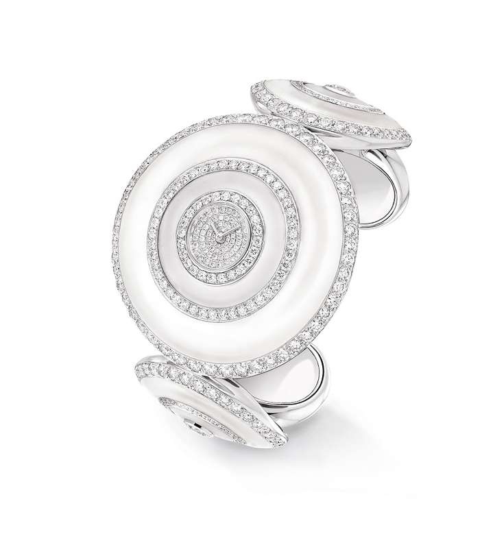 تالقي بساعة Boucheron الماسية من مجموعة Soleil Radiant