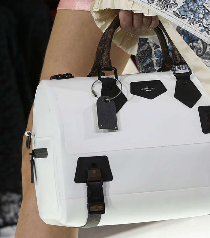 حقيبة لويس فويتون باسلوب الـ Speedy ولكن بشكل جديد لصيف 2018