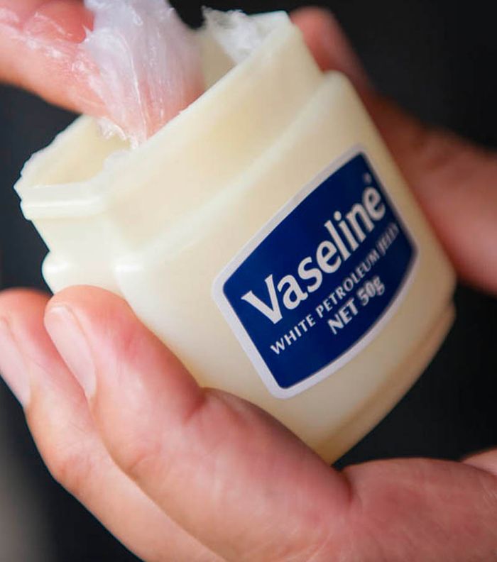 فوائد الفازلين للشعر