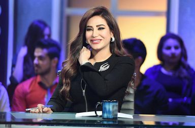 رغم محاولاتها لإخفائها، صور مسرّبة لابنة لجين عمران في زفافها!