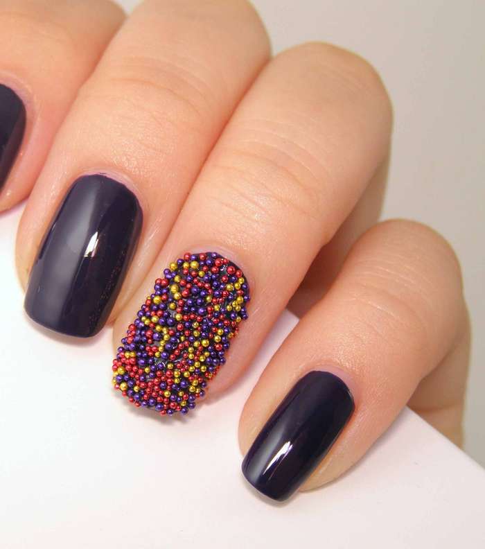 موضة مناكير الكافيار