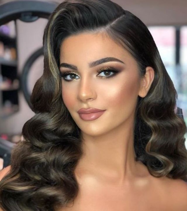 صور اجمل تسريحات للشعر المموج الطويل