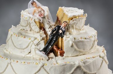 نساء يروين لنا كوارث حصلت معهن يوم الزفاف