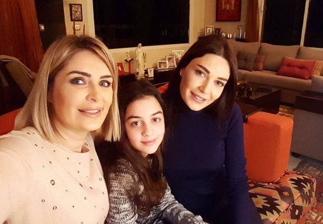 بالصورة، إبنة شقيقة سيرين عبد النور نسخة عنها ولا تشبه والدتها أبداً