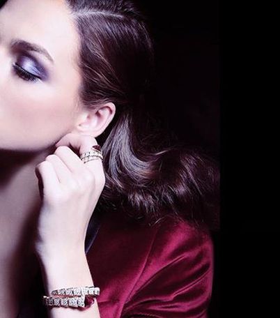 مكياج هالة عجم فخم بالألوان الكثيفة