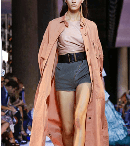موضة الشورت القصير مع السترة الطويلة من روبيرتو كافالي لصيف 2016