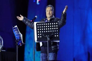 فيديو محمد عبده يرقص مثل مايكل جاكسون يتحوّل إلى ترند