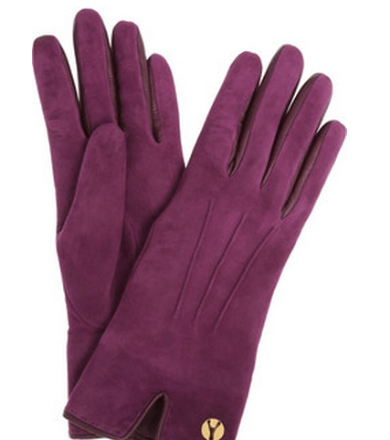 قفازات بنفسجية من إيف سان لوران