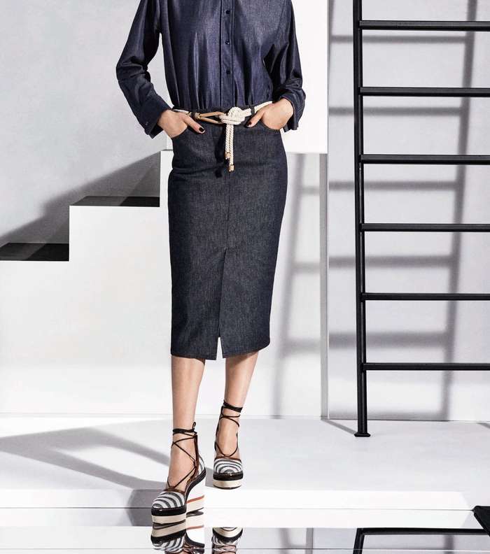 تنورة الدنيم بالقصة المستقيمة مع قميص الدنيم من ماكس مارا MaxMara