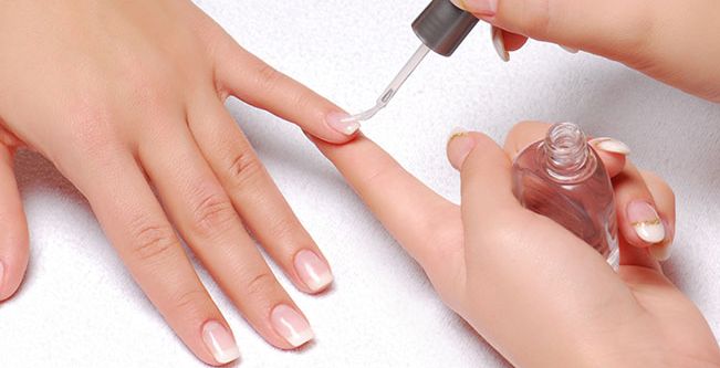 طلاء الأظافر الاساس