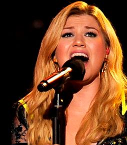عن فئة Best Pop Vocal Album فازت ألبوم Stronger لـ Kelly Clarkson