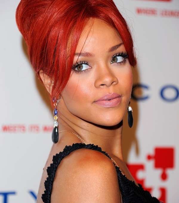 ريهانا اعتمدت بالشعر الأحمر لفترة طويلة