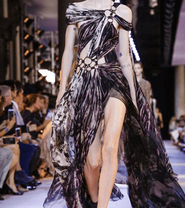 موضة الفساتين بالشق الطويل من روبيرتو كافالي لصيف 2016