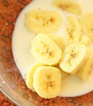 خلطة الحليب والموز لتبيض البشرة