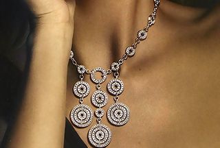 إعلان لماركة Bvlgari الفخمة
