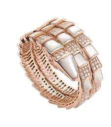 تألفي مع سوار أنيق من مجموعة الـSerpenti