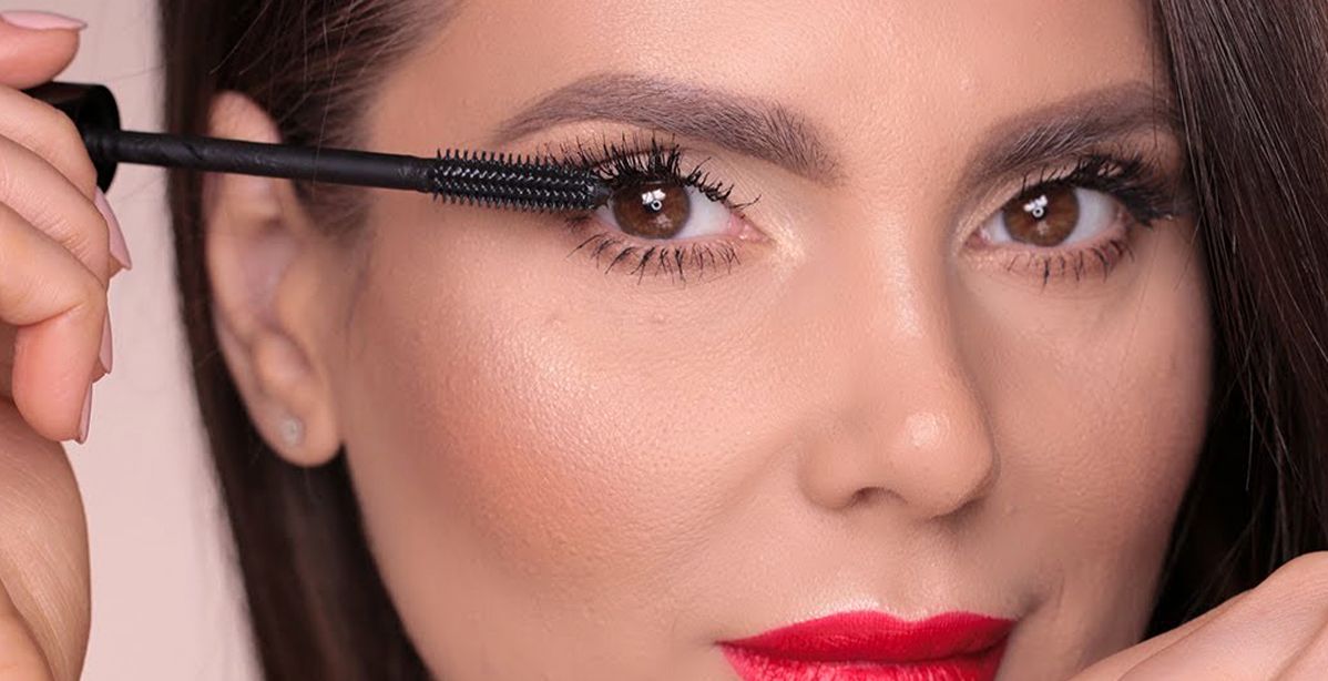 نصائح لتكبير العيون الصغيرة بالماسكارا فقط