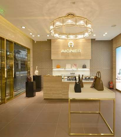 تعرفي على متاجر علامة Aigner الجديدة في الرياض وجدة