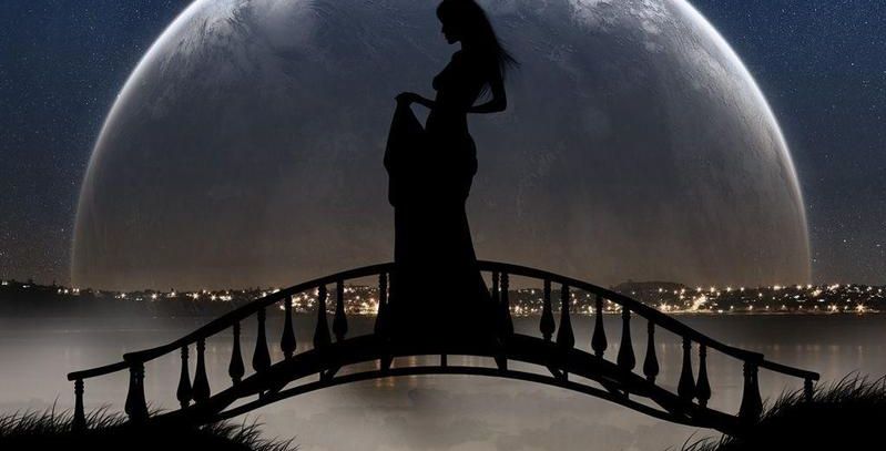 كيف يؤثّر القمر البدر على صحتك؟