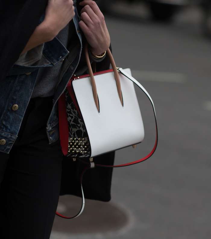 حقيبة بالوما الجديدة من كريستيان لوبوتان تزيّن هذه الإطلالة