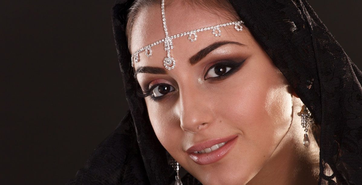 بين المرأة العربية والأجنبية.. من هي المفضلة عند الرجل؟