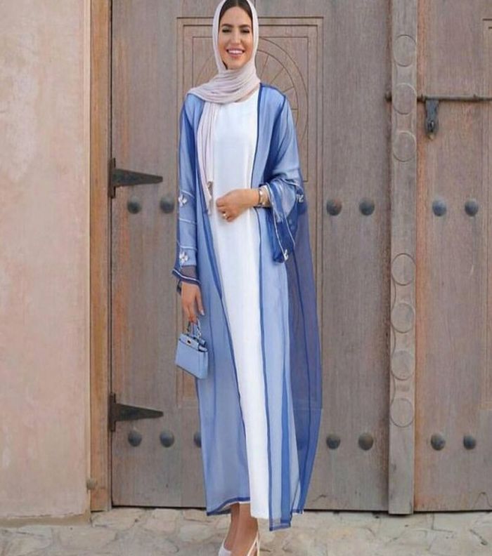 صور اجمل موديلات عبايات السفر الملونة