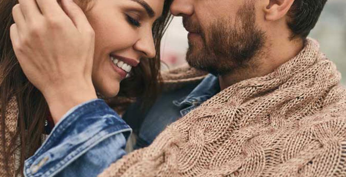 علامات لغة العيون في الاعجاب عند الرجل