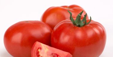 البندورة تحارب ترقق العظام عند النساء