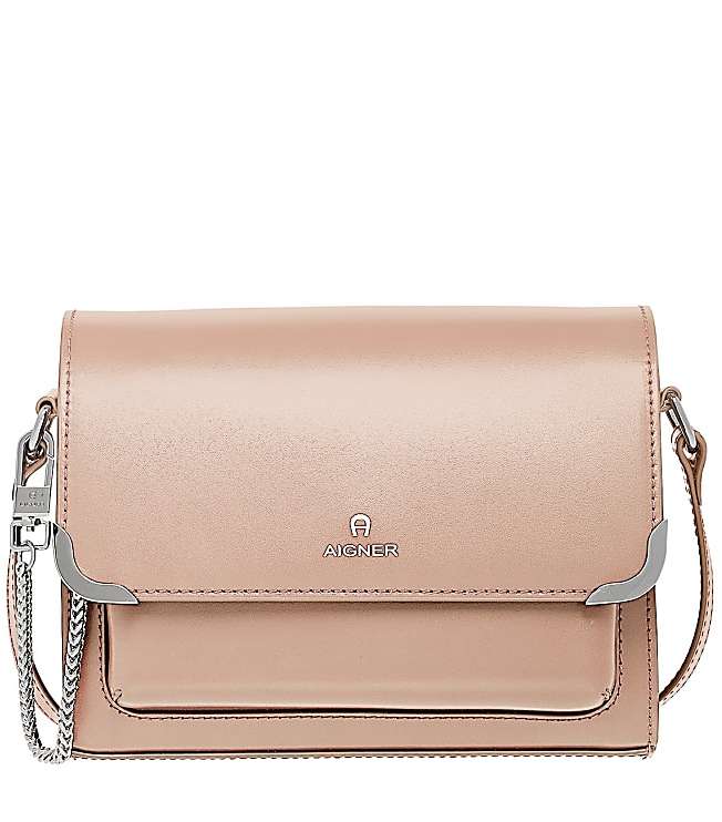 صور احدث موديلات شنط اقنر