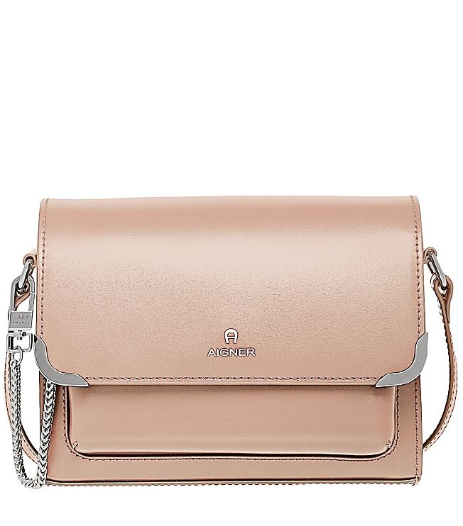 صور احدث موديلات شنط اقنر