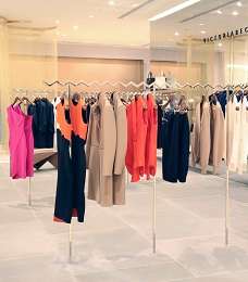 إكتشفي أزياء Victoria Beckham في متجر Boutique 1 في مول الإمارات