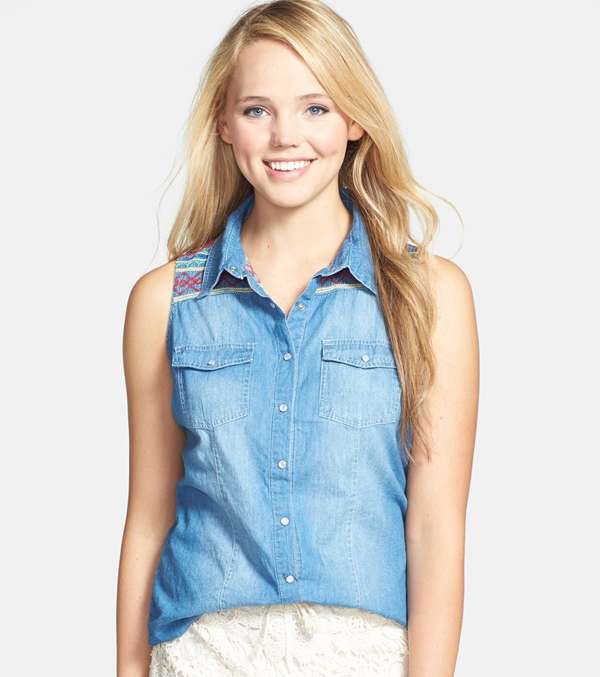 إختاري بلايز الجينز من دون أكمام