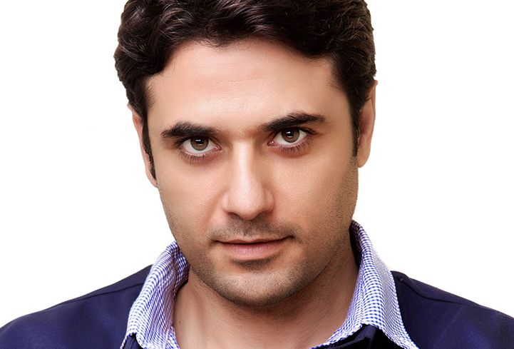 كل ما تريدين معرفته من اخبار وصور ووثائق ومعلومات عن احمد عز 