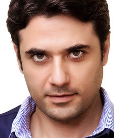 كل ما تريدين معرفته من اخبار وصور ووثائق ومعلومات عن احمد عز 
